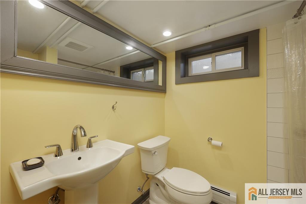 25 Voorhees, Metuchen, NJ, 08840