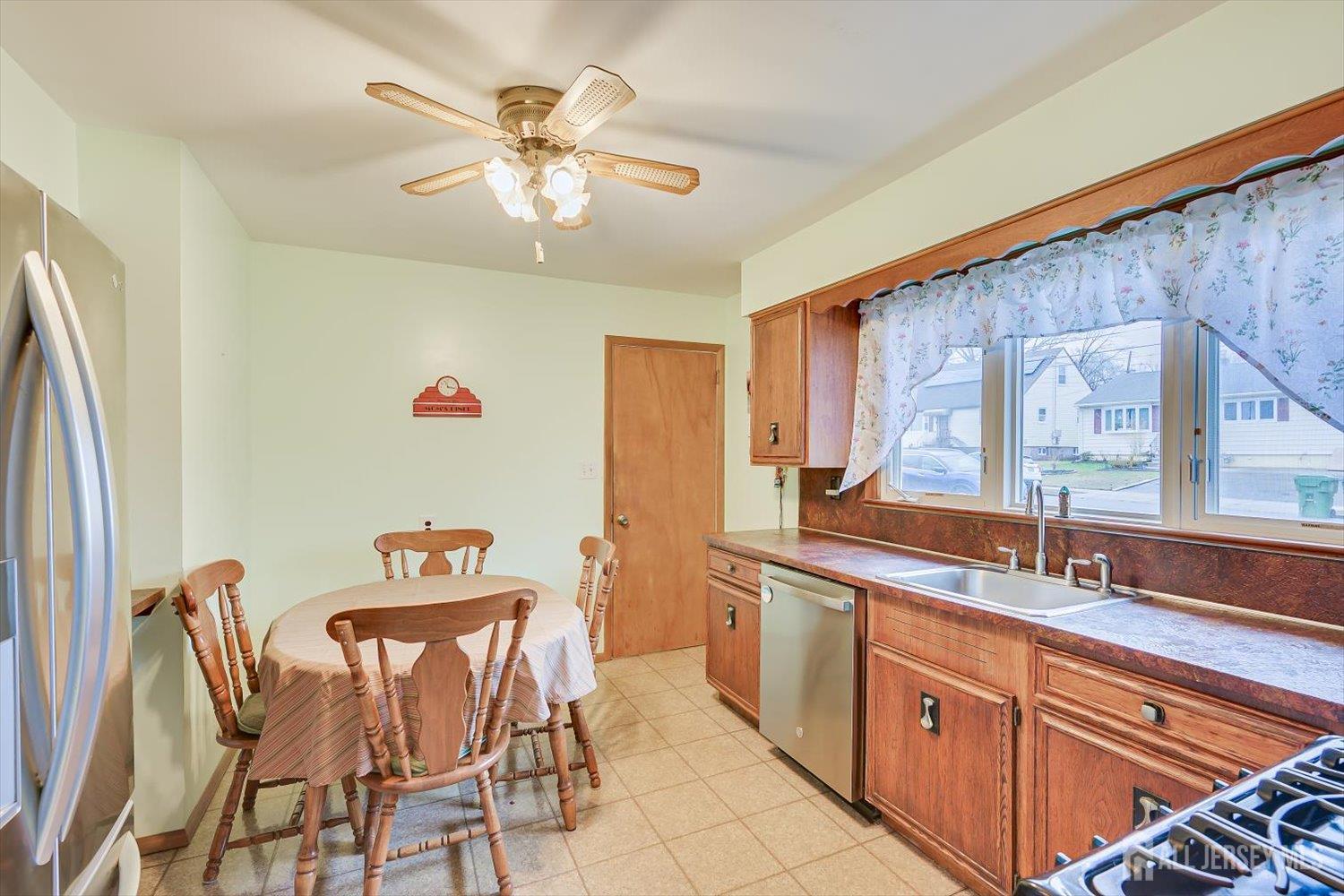 65 Rose, Edison, NJ, 08817