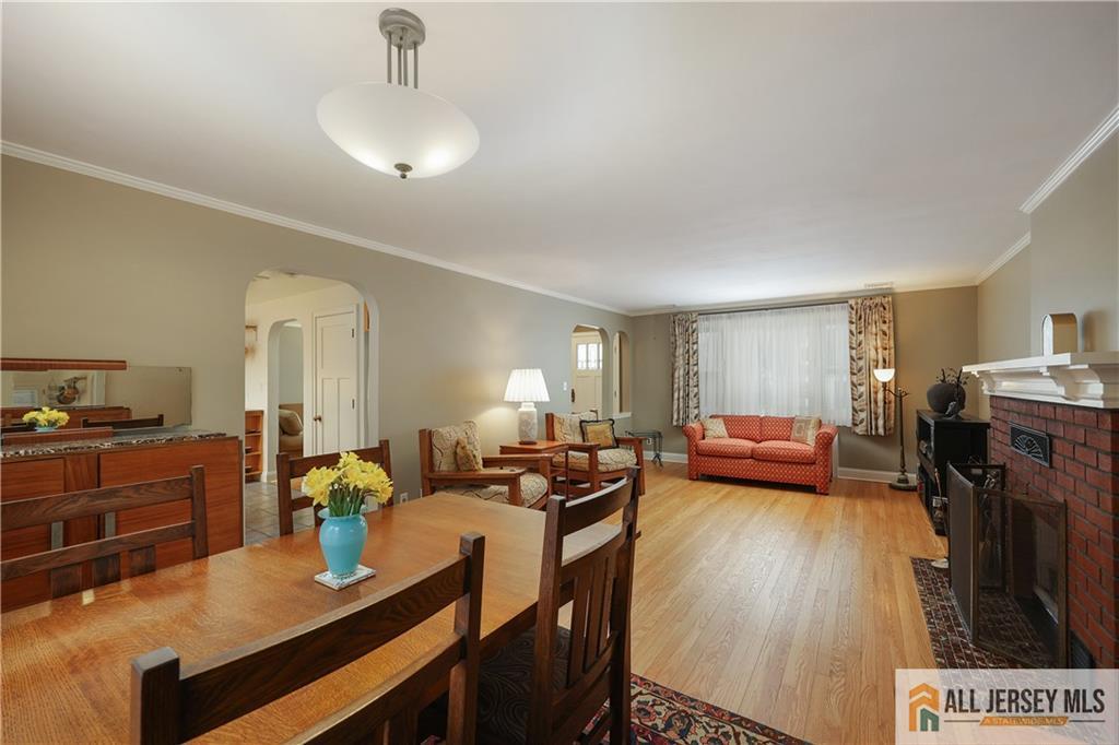 25 Voorhees, Metuchen, NJ, 08840