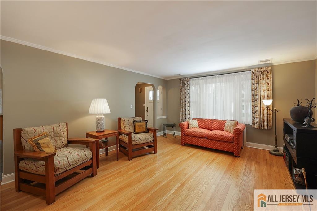 25 Voorhees, Metuchen, NJ, 08840