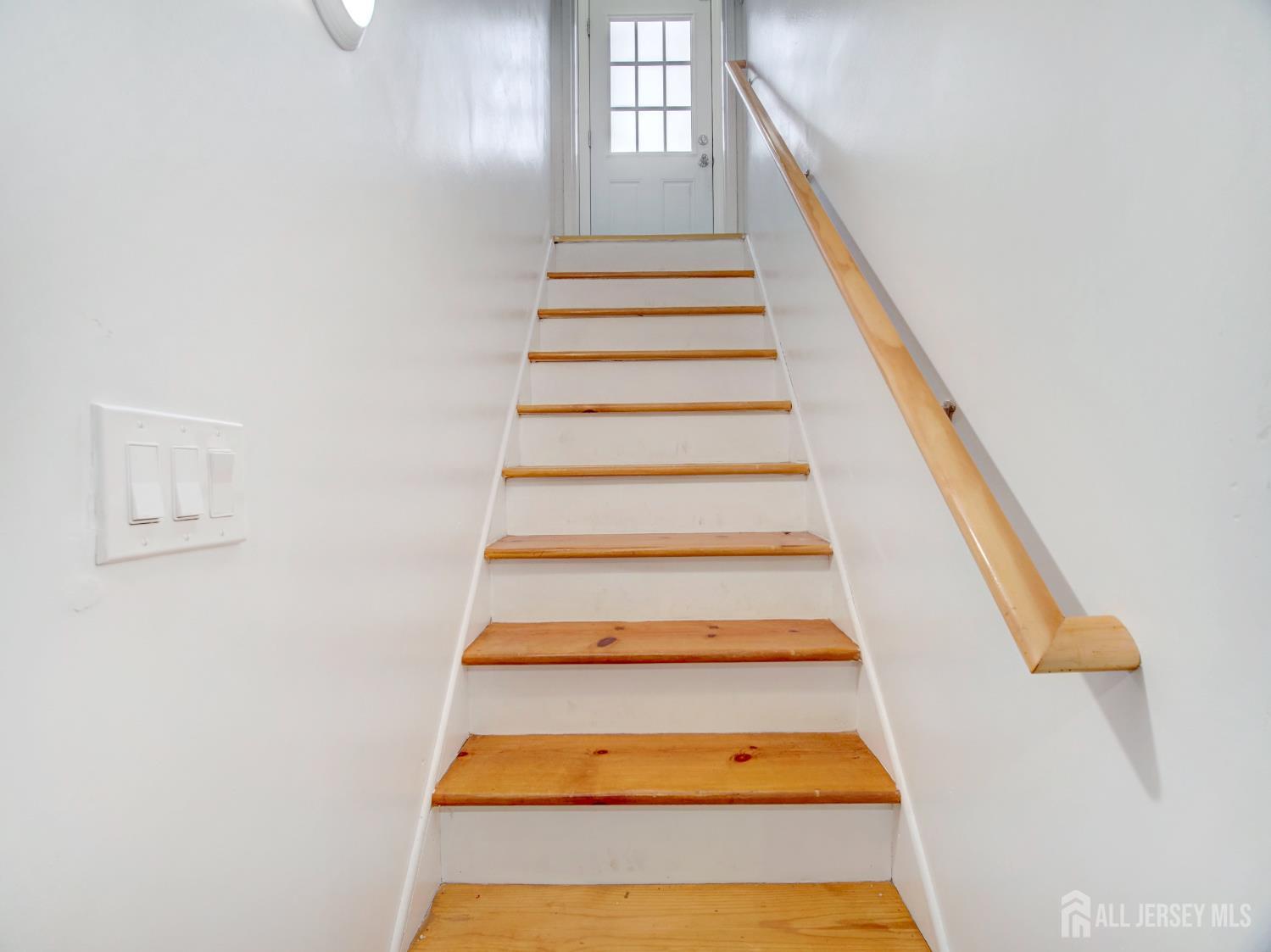 17 Thelma, Colonia, NJ, 07067