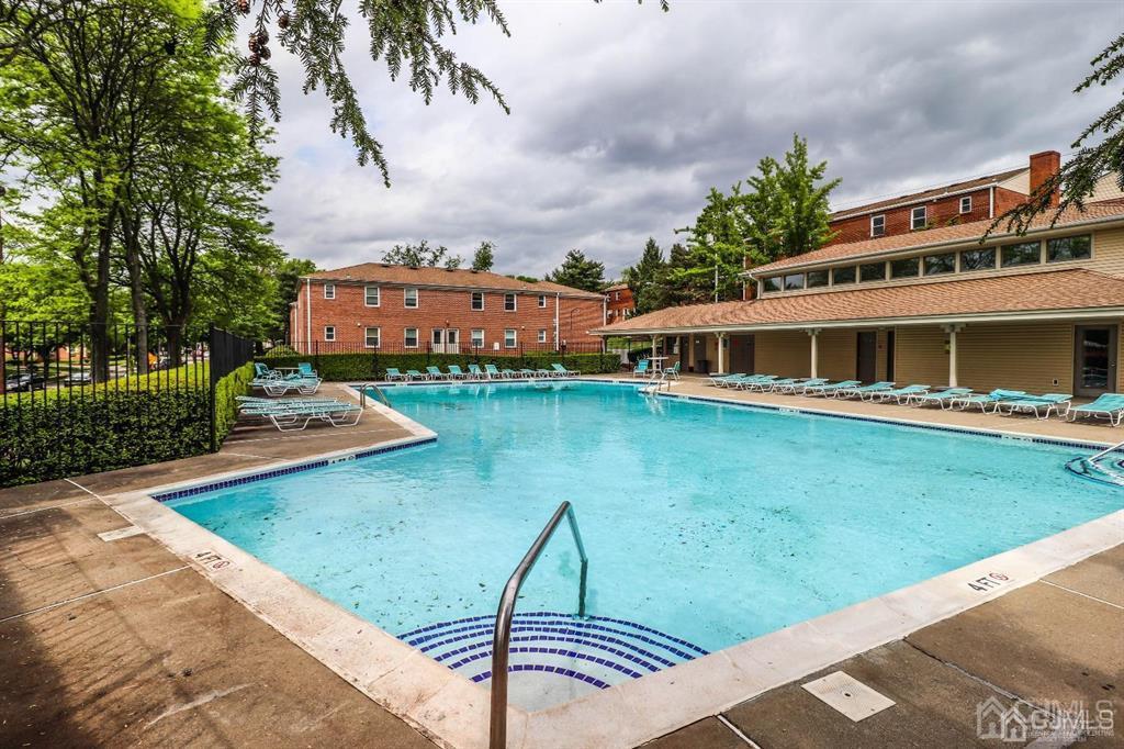 72 Fox UNIT 7b, Edison, NJ, 08817