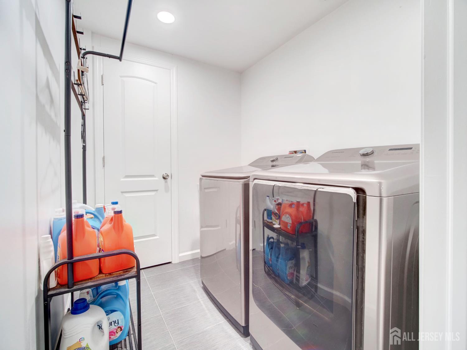 17 Thelma, Colonia, NJ, 07067