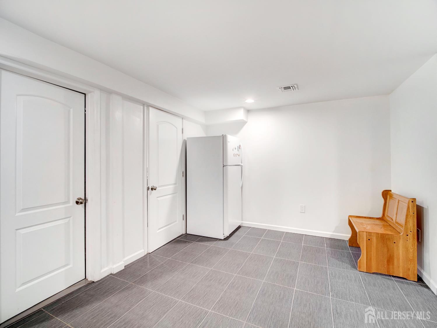 17 Thelma, Colonia, NJ, 07067