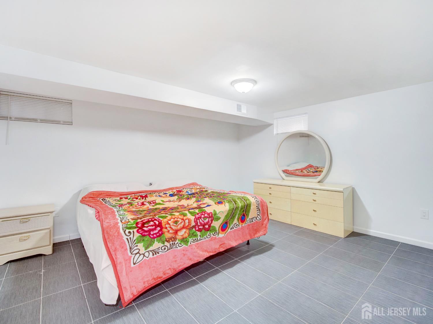 17 Thelma, Colonia, NJ, 07067