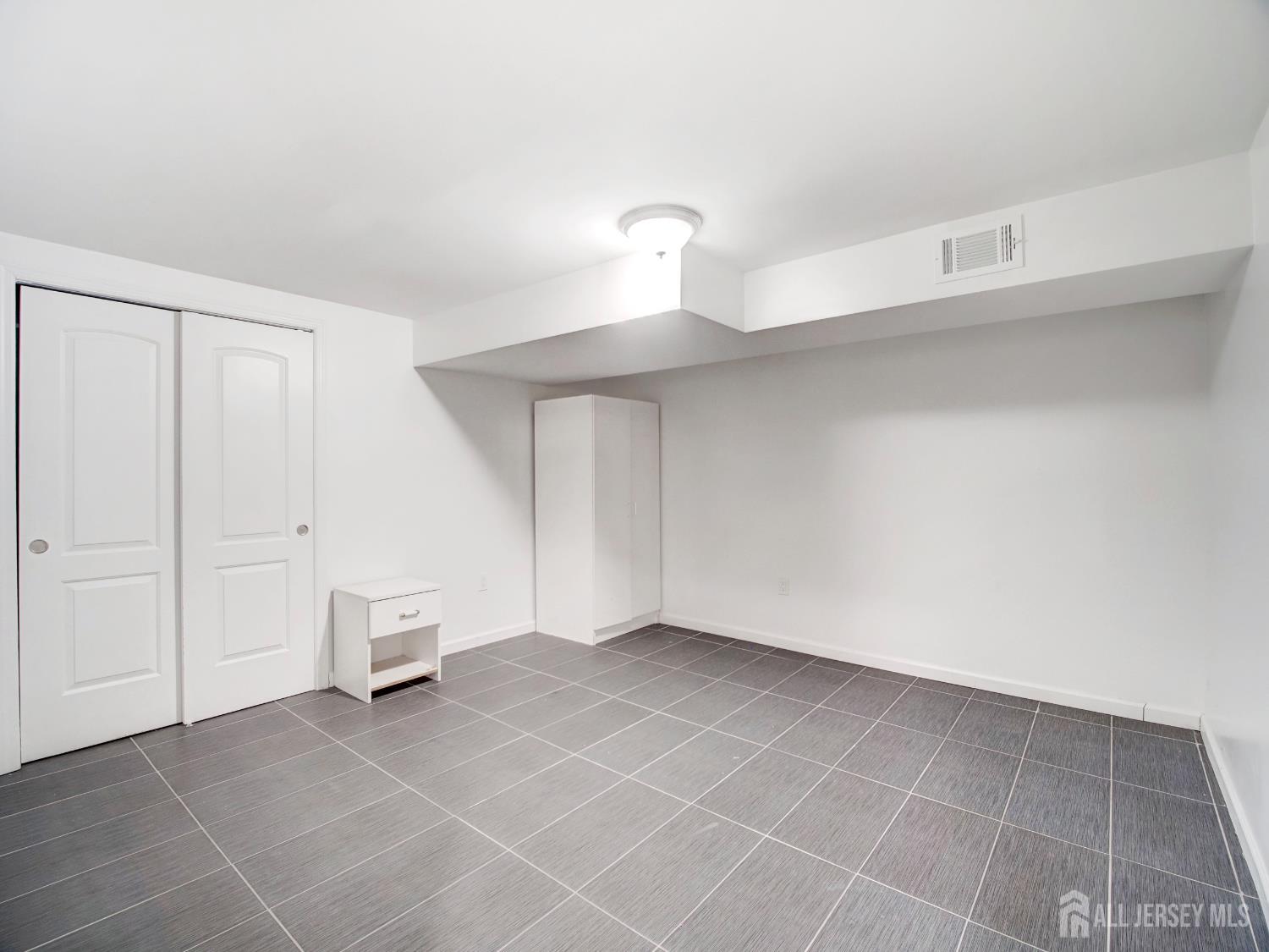 17 Thelma, Colonia, NJ, 07067