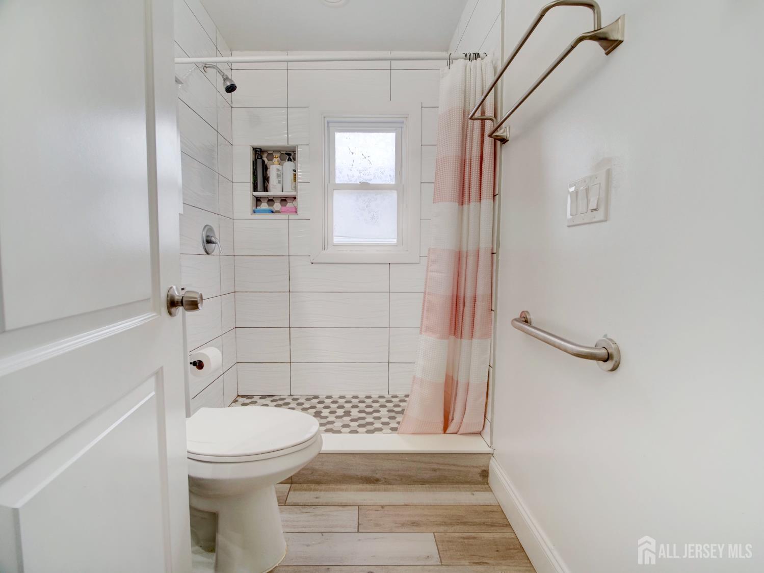 17 Thelma, Colonia, NJ, 07067