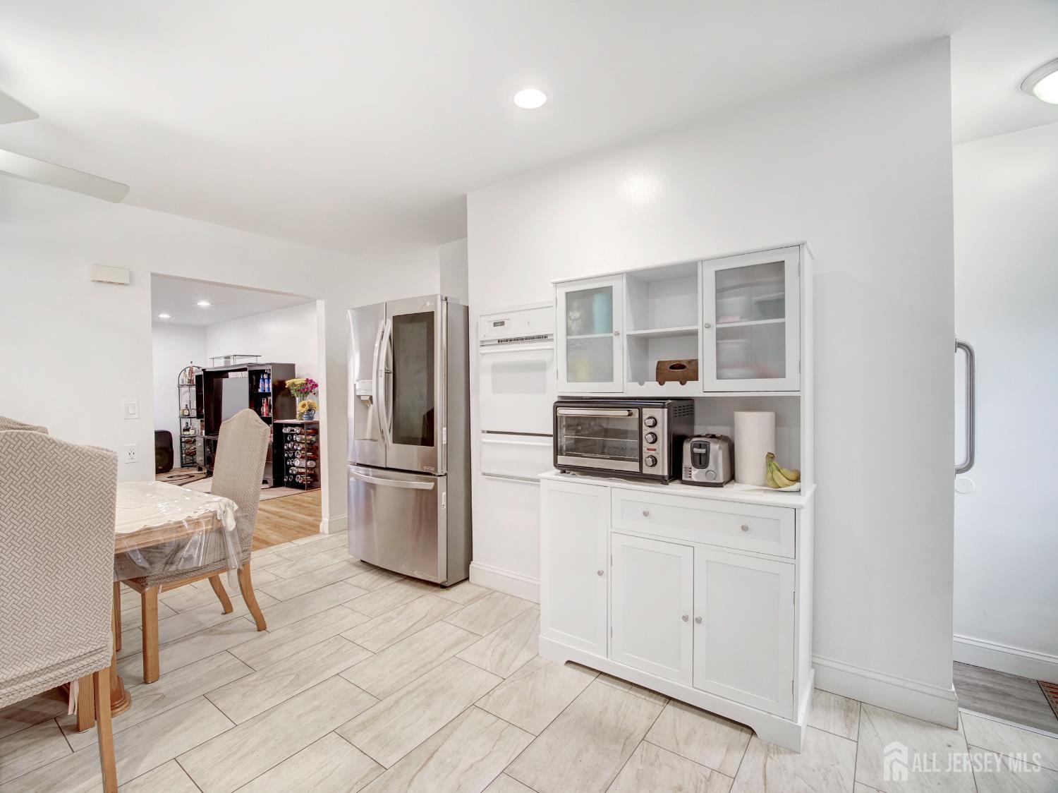 17 Thelma, Colonia, NJ, 07067