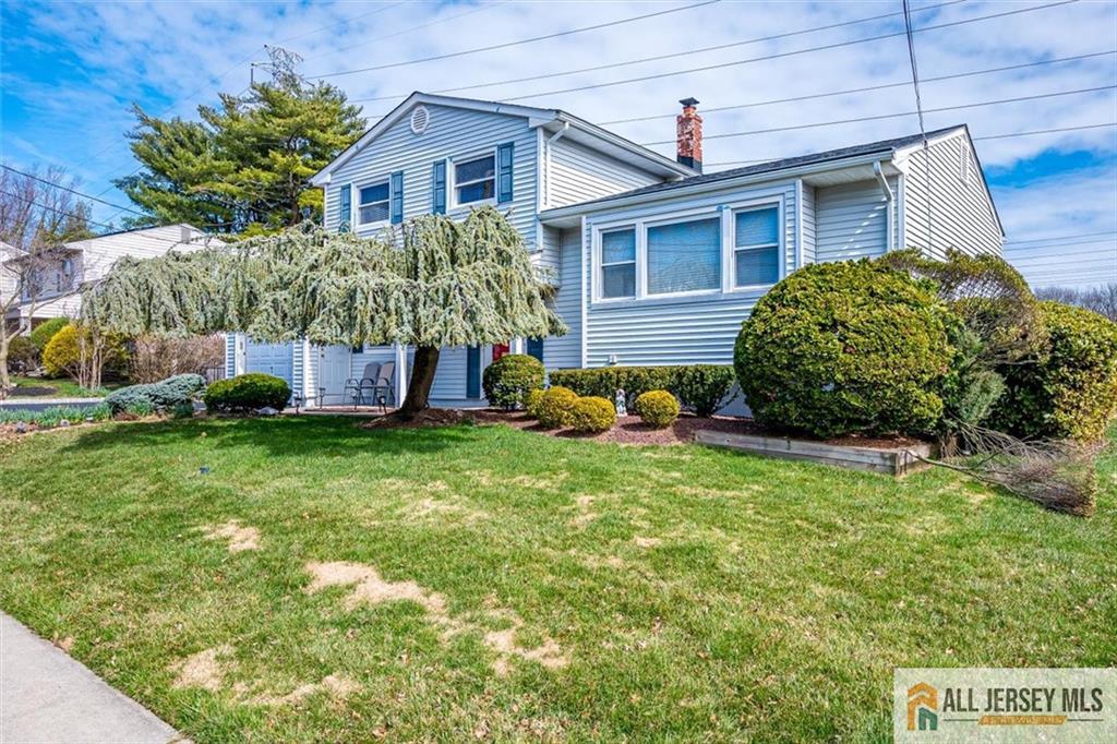 68 Beechwood, Edison, NJ, 08837