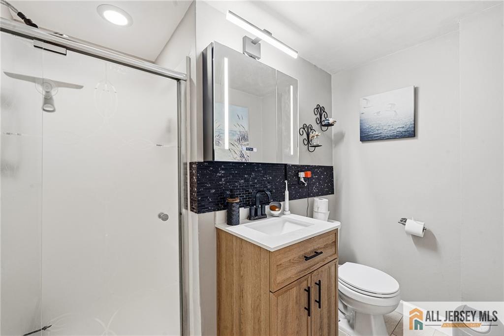 15 New Dover, Colonia, NJ, 07067