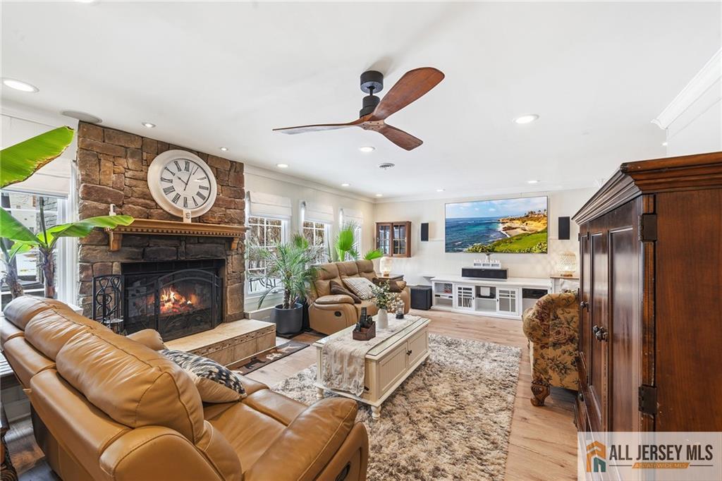 15 New Dover, Colonia, NJ, 07067