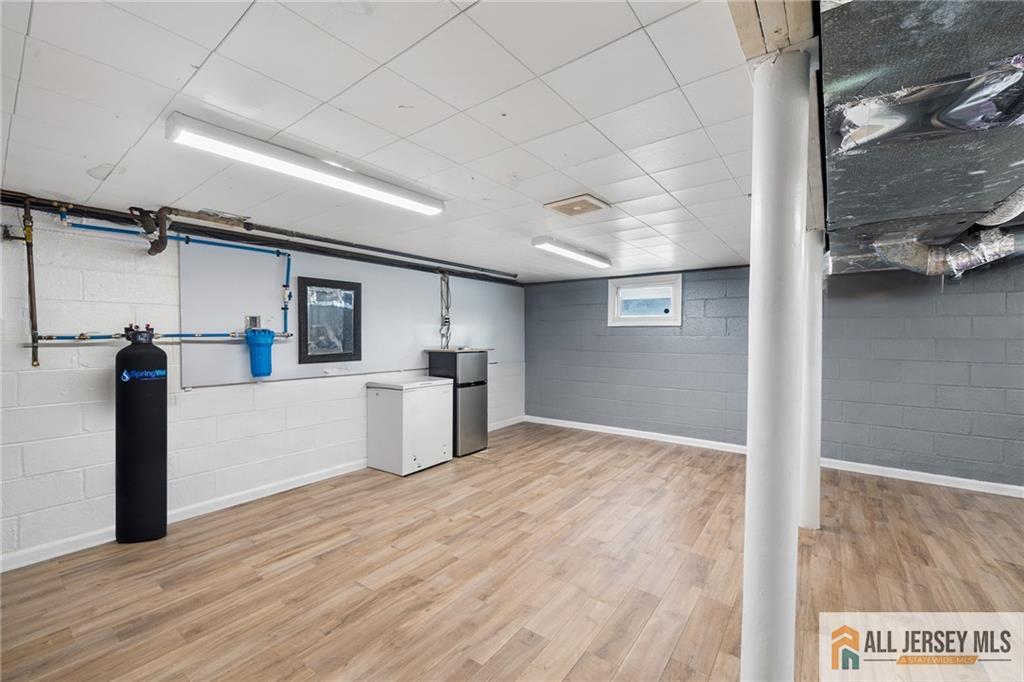 15 New Dover, Colonia, NJ, 07067