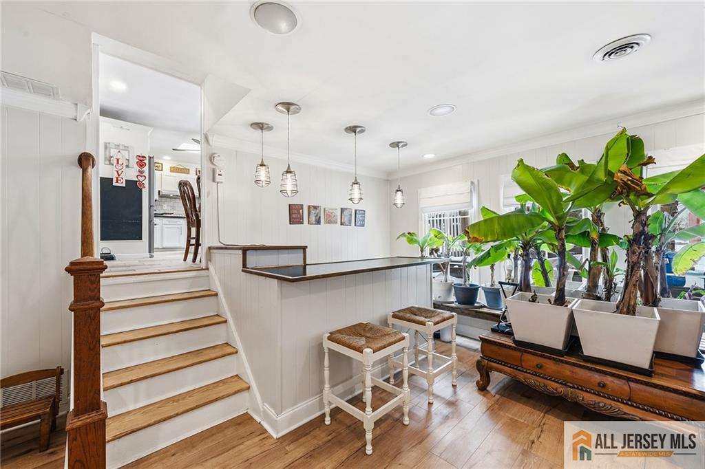 15 New Dover, Colonia, NJ, 07067