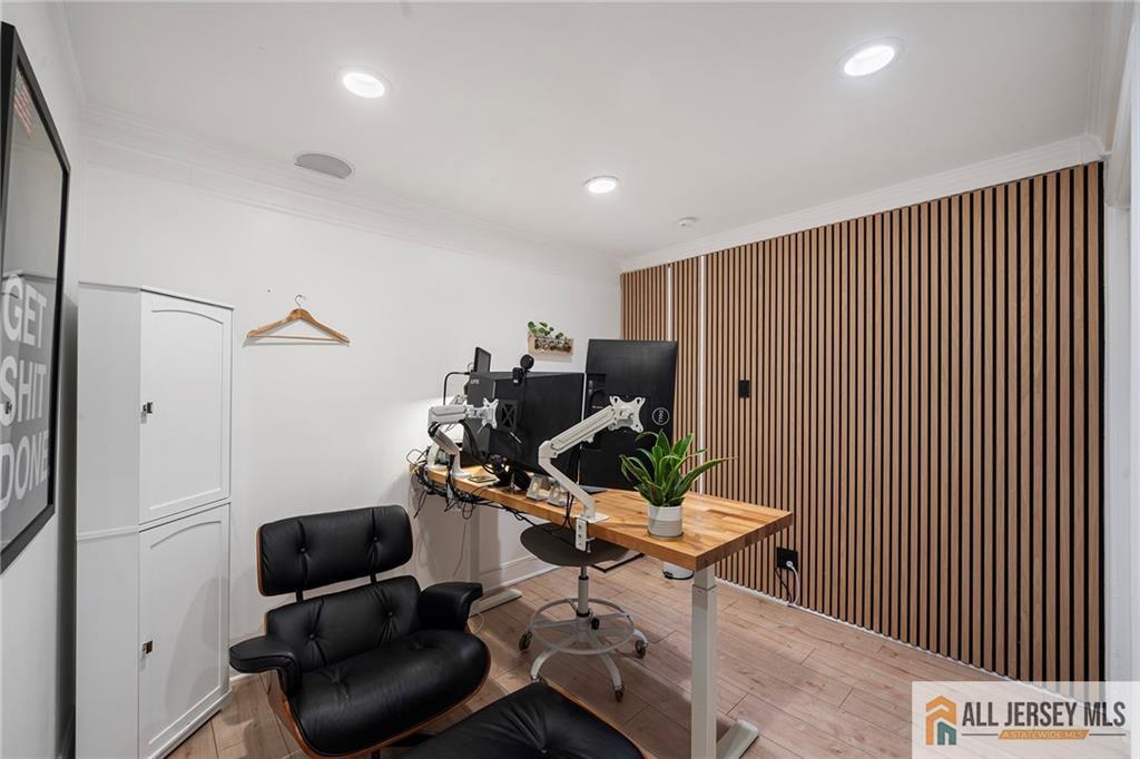 15 New Dover, Colonia, NJ, 07067