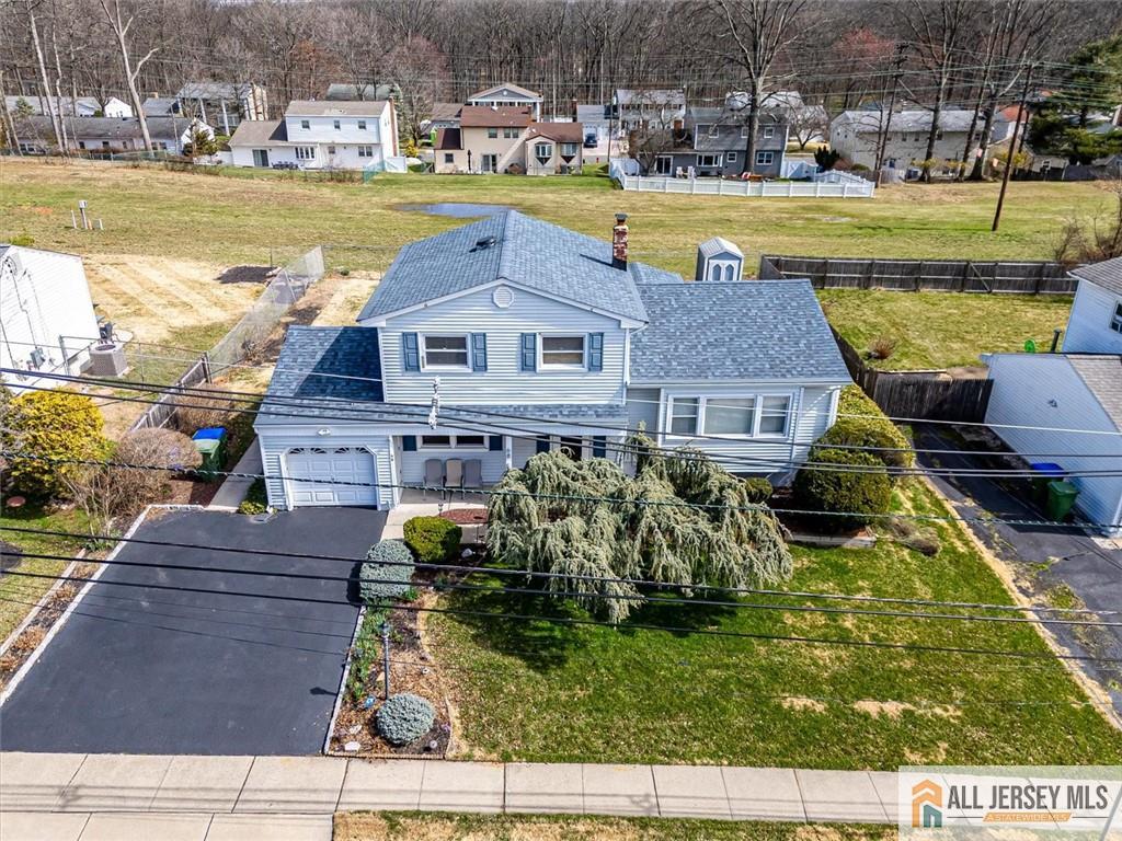 68 Beechwood, Edison, NJ, 08837