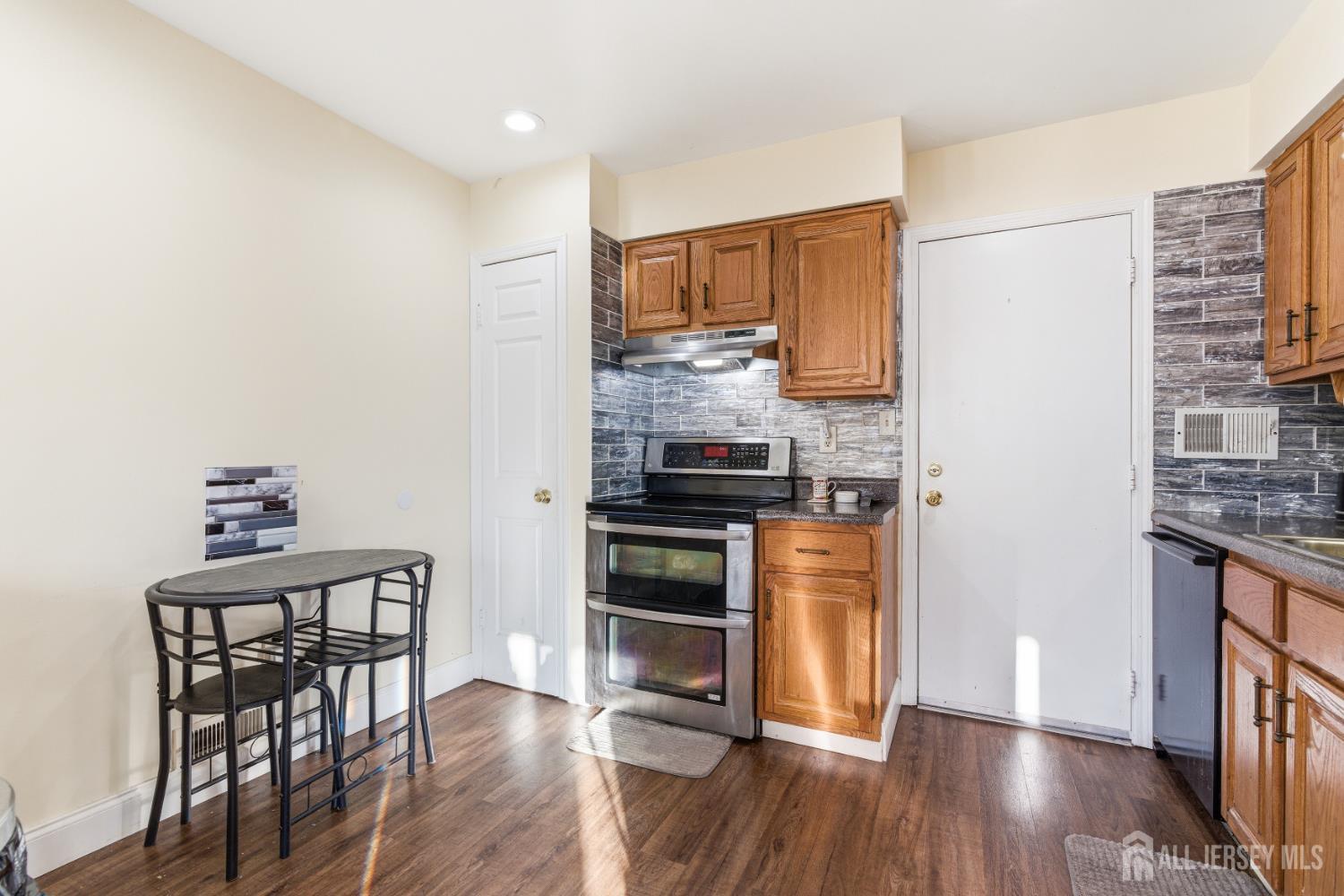 29 Exeter, Franklin, NJ, 08873