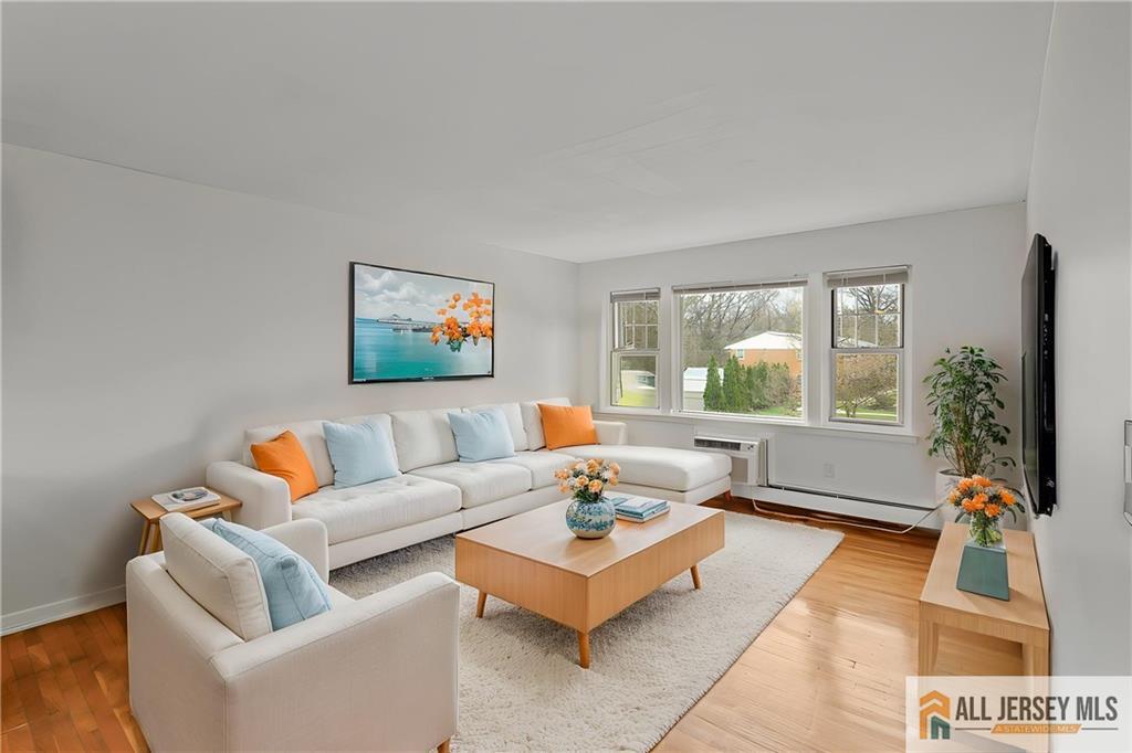 72 Fox UNIT 7b, Edison, NJ, 08817