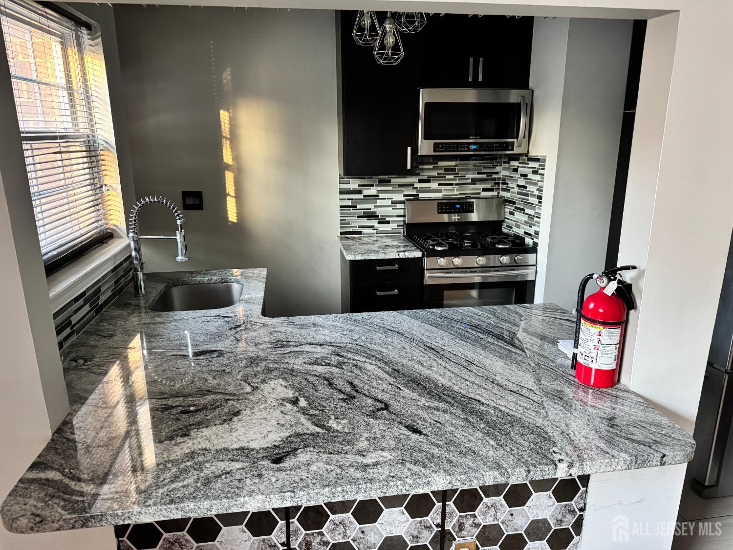 6501 Avenue C, Edison, NJ, 08837