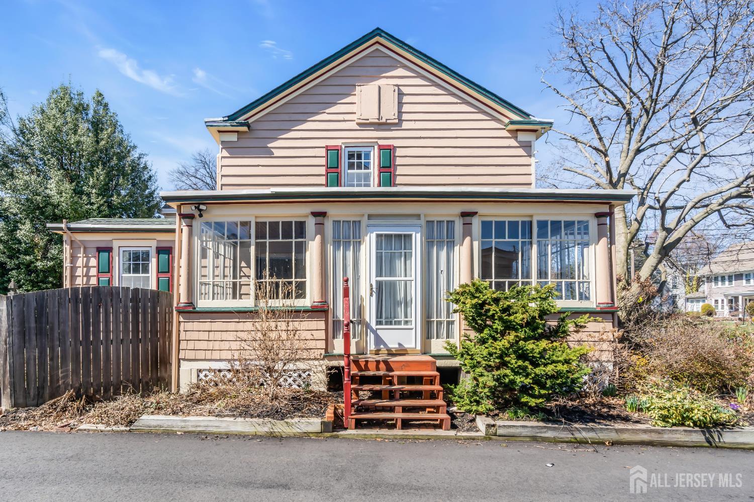 Homes for sale in Woodbridge Proper, NJ | 65 Green St, Woodbridge Proper, NJ 07095 | MLS# 2611685R