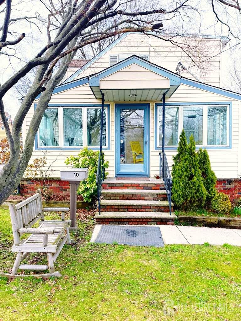 Photo of 10 E William Street