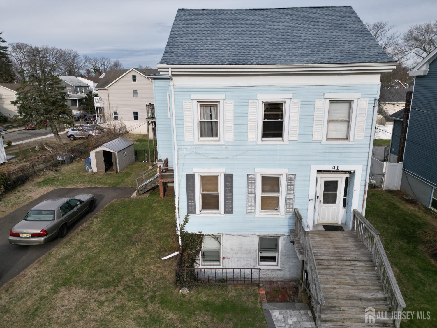 Listing photo 2