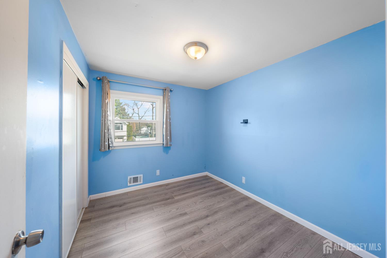 4 Estok, Edison, NJ, 08817