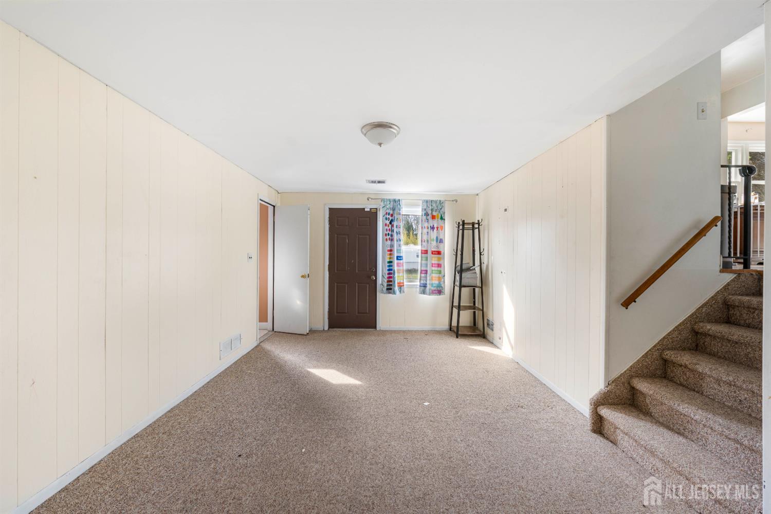 4 Estok, Edison, NJ, 08817