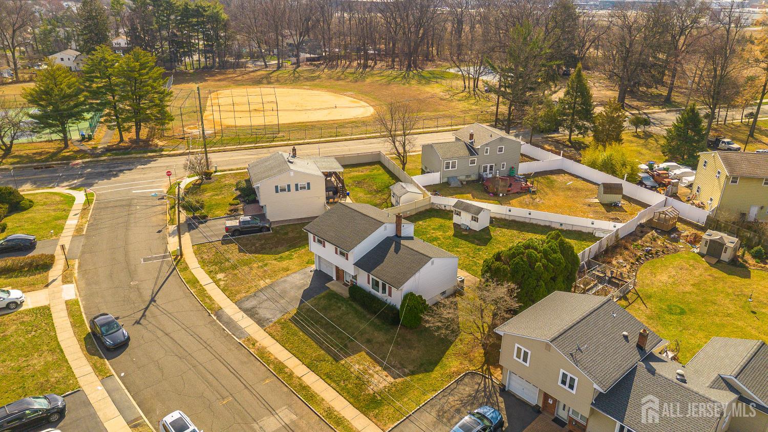 4 Estok, Edison, NJ, 08817