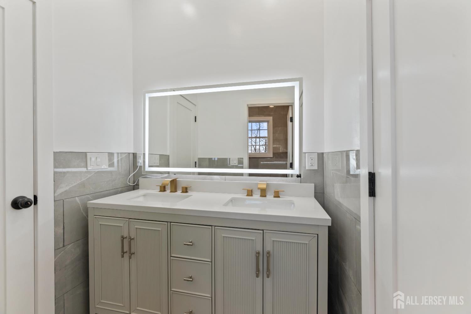 1855 Woodland, Edison, NJ, 08820