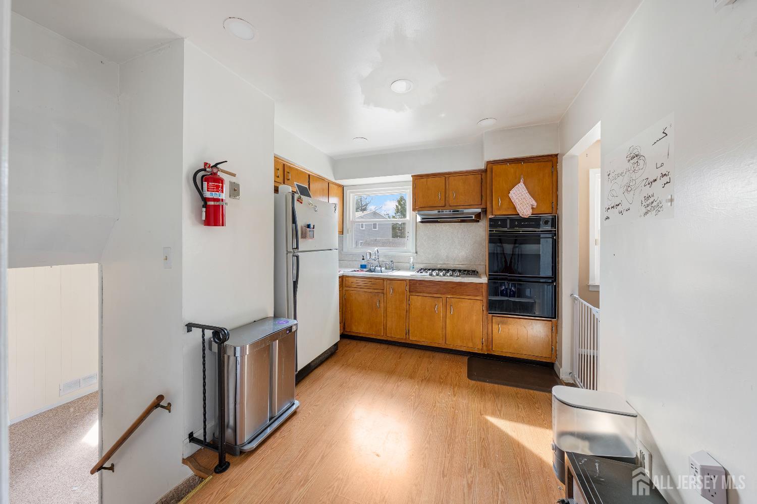 4 Estok, Edison, NJ, 08817