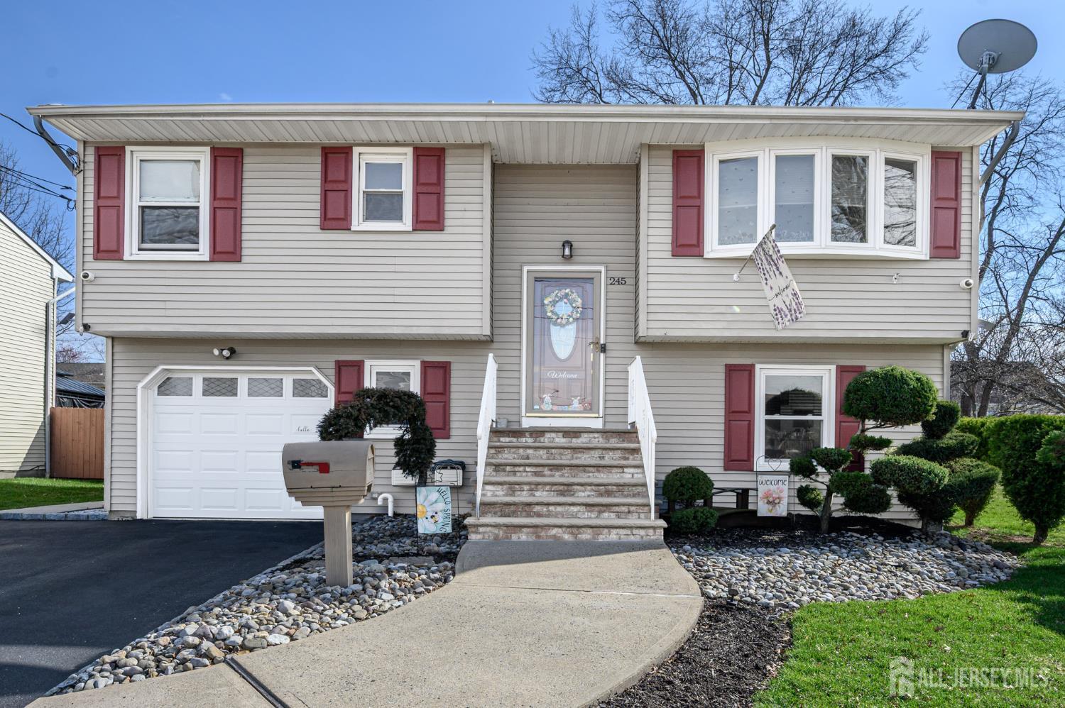 245 Florence, Colonia, NJ, 07067