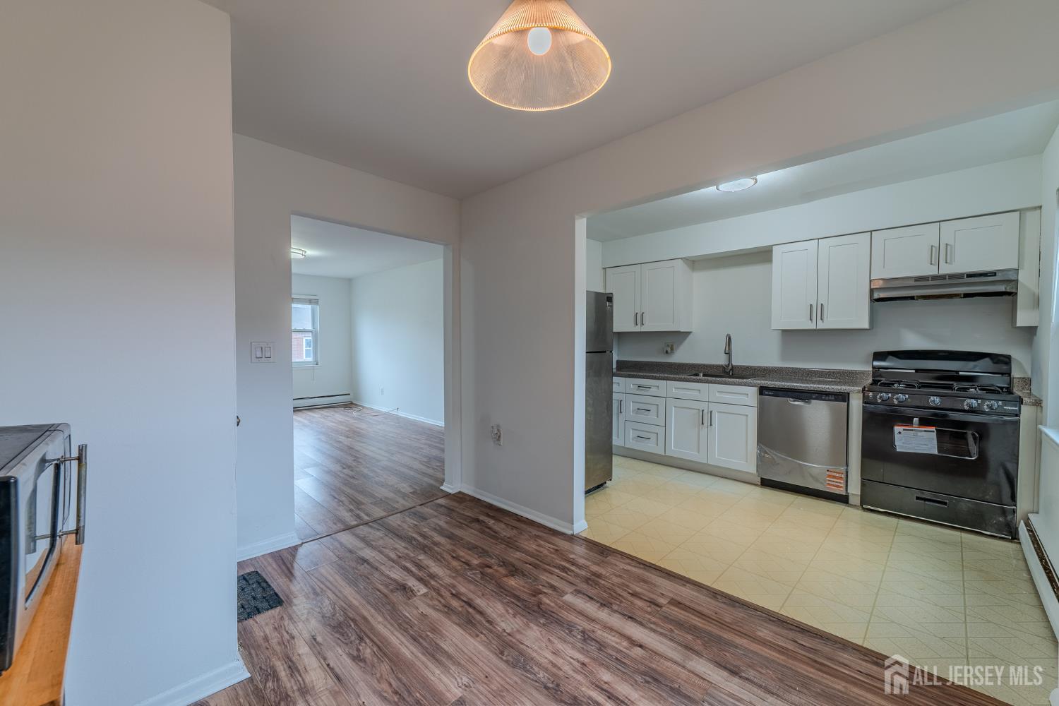 72 Fox UNIT 7b, Edison, NJ, 08817