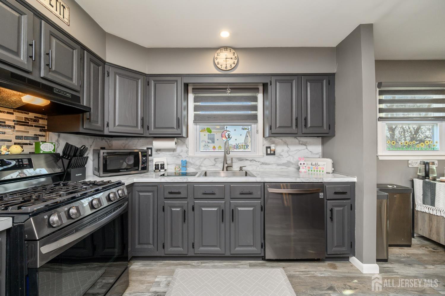245 Florence, Colonia, NJ, 07067