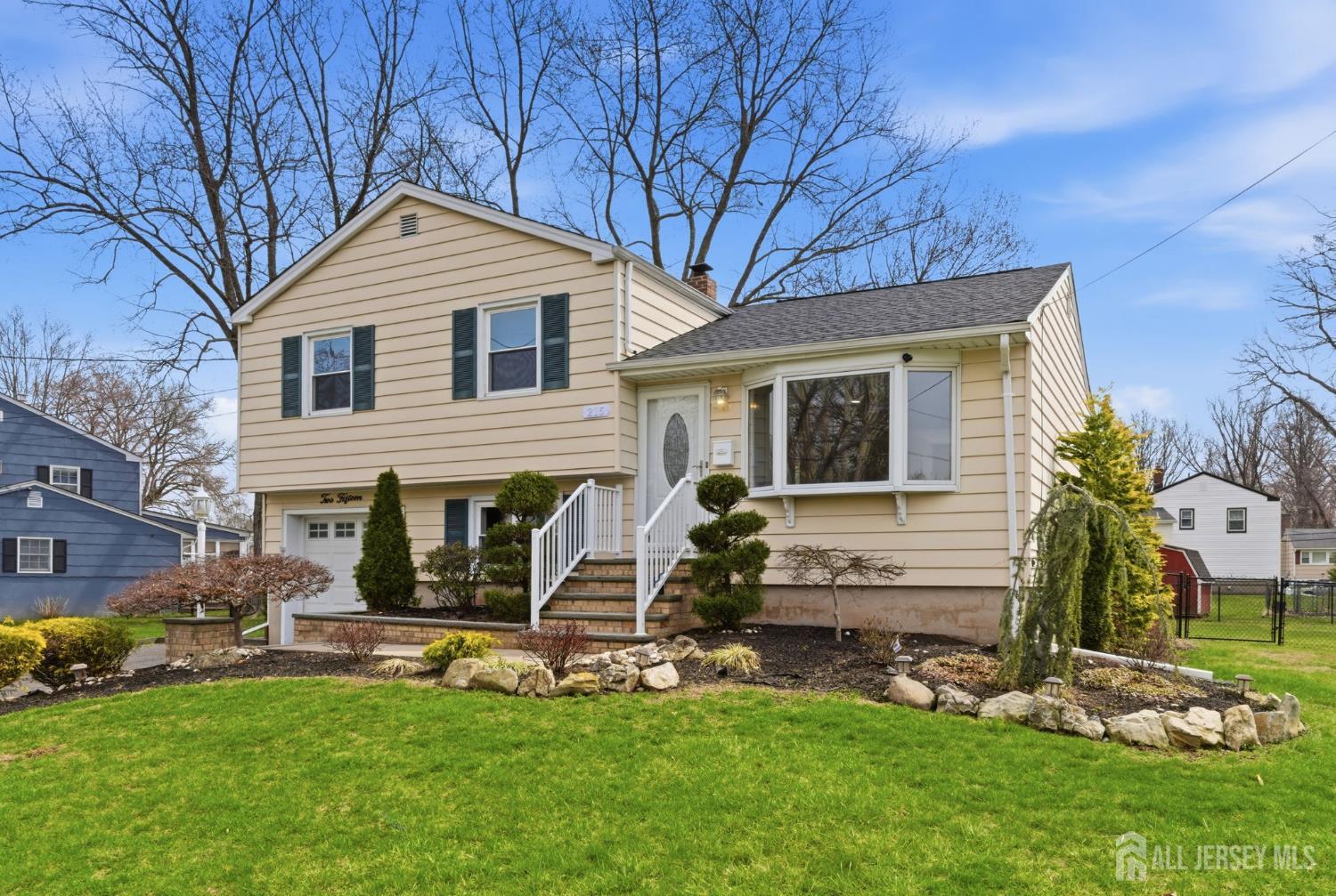 Photo of 215 Oakmanor Parkway, South Plainfield NJ