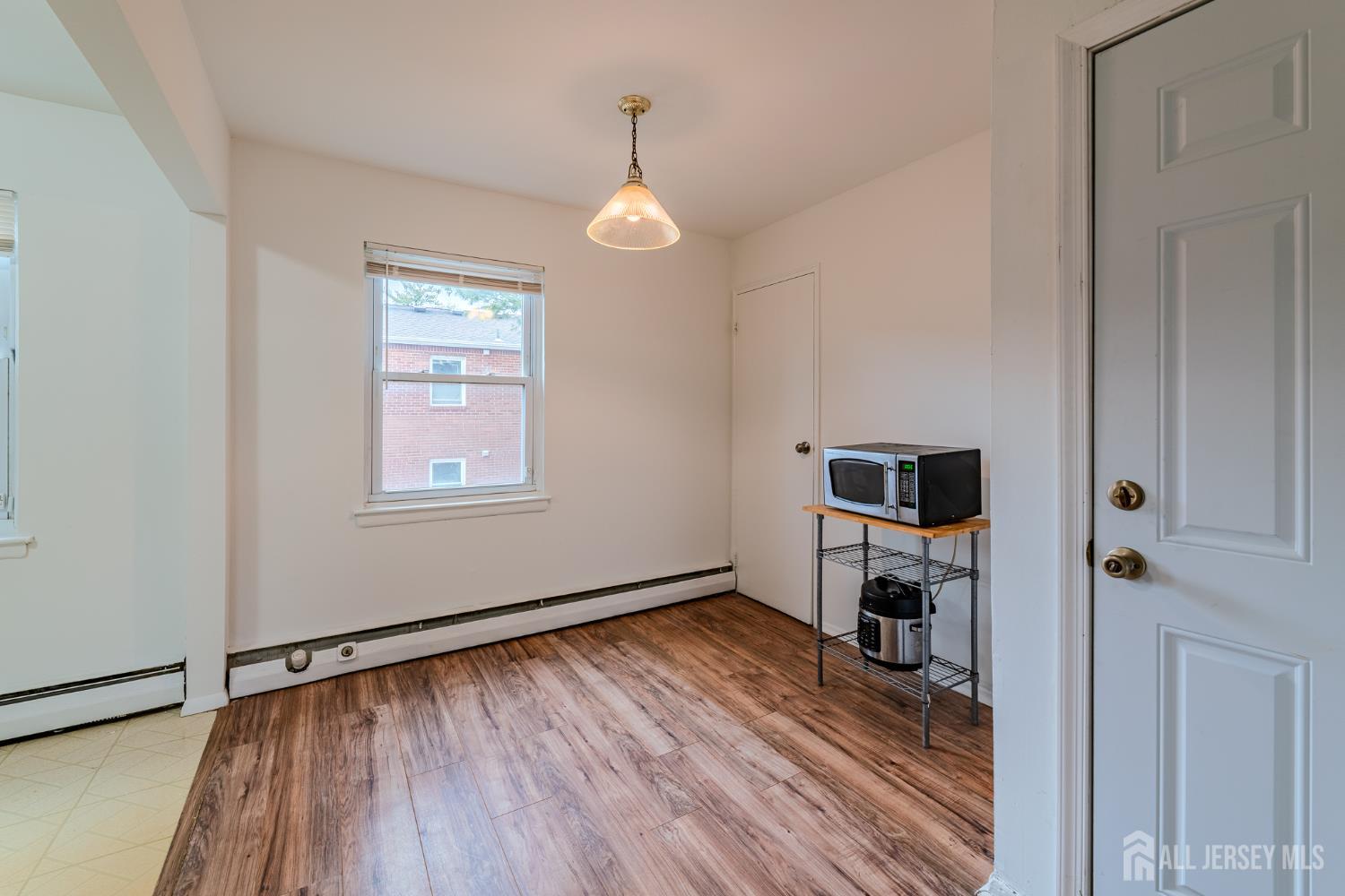 72 Fox UNIT 7b, Edison, NJ, 08817