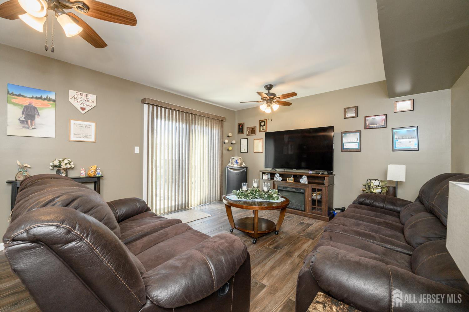 245 Florence, Colonia, NJ, 07067