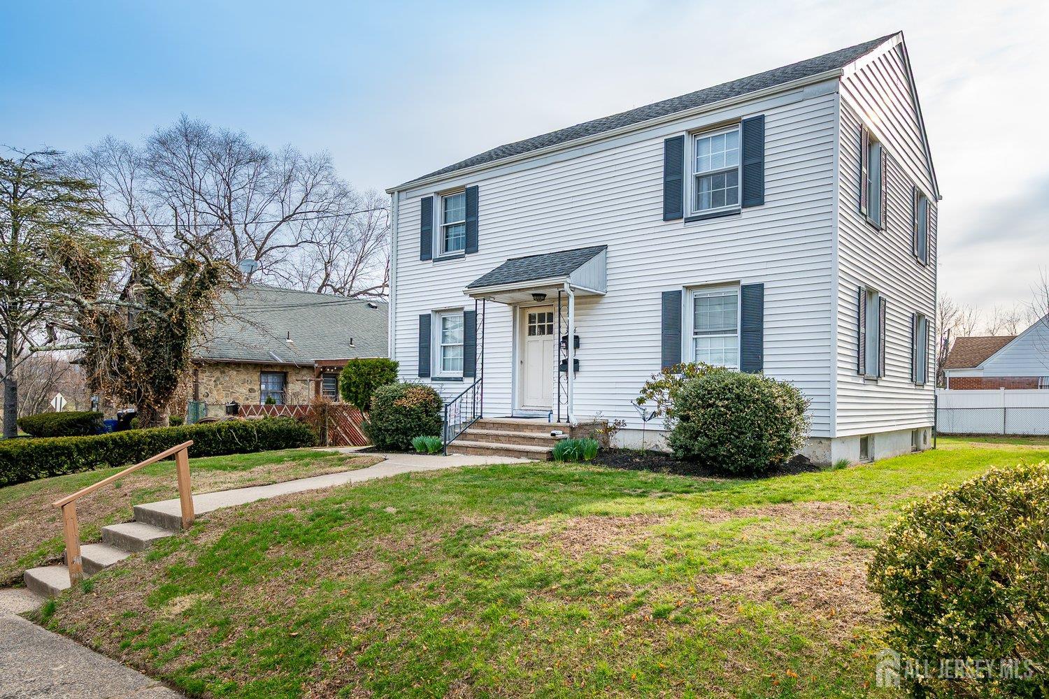 Photo of 346 N 6th Avenue