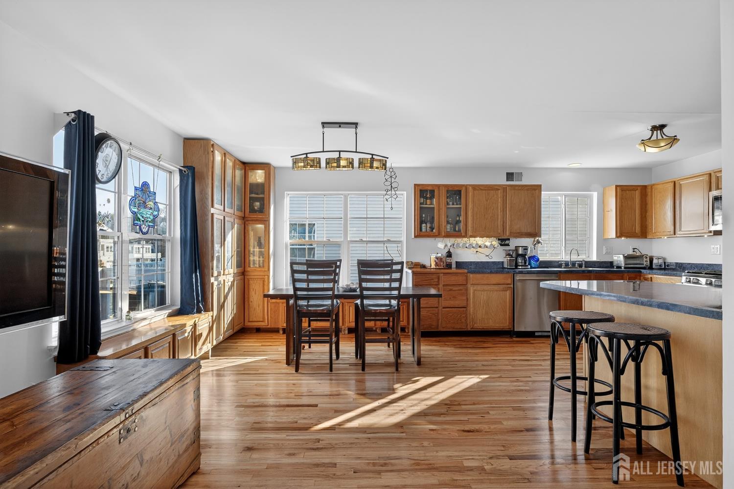 11 Huddy, Highlands, NJ, 07732