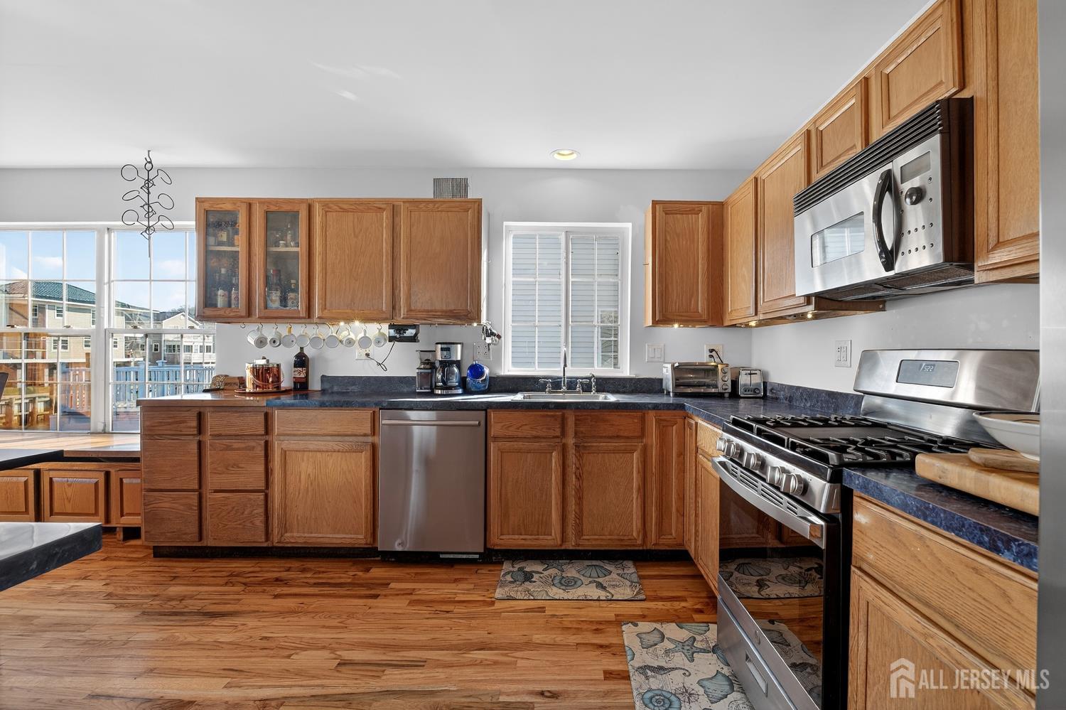 11 Huddy, Highlands, NJ, 07732