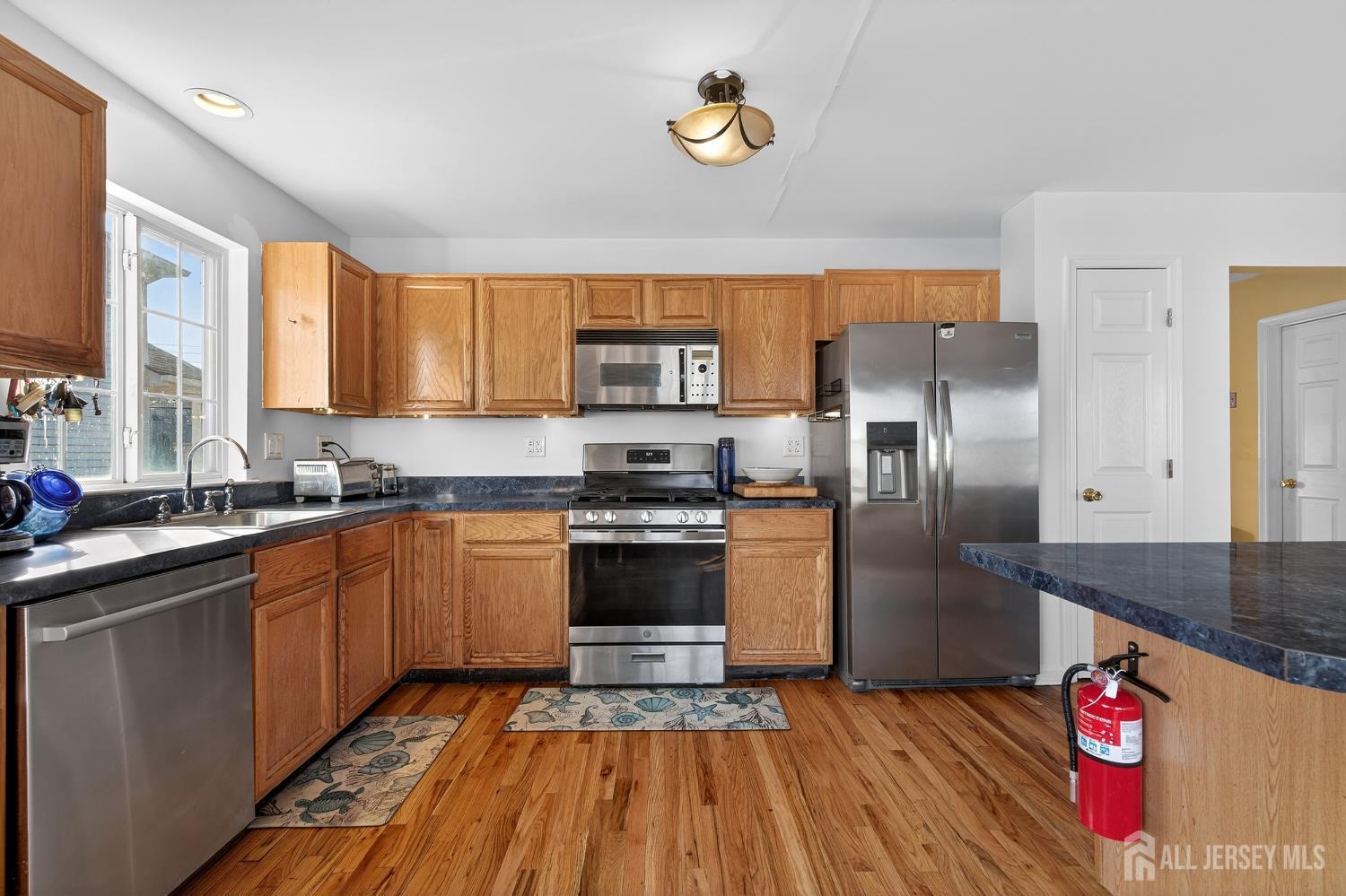 11 Huddy, Highlands, NJ, 07732