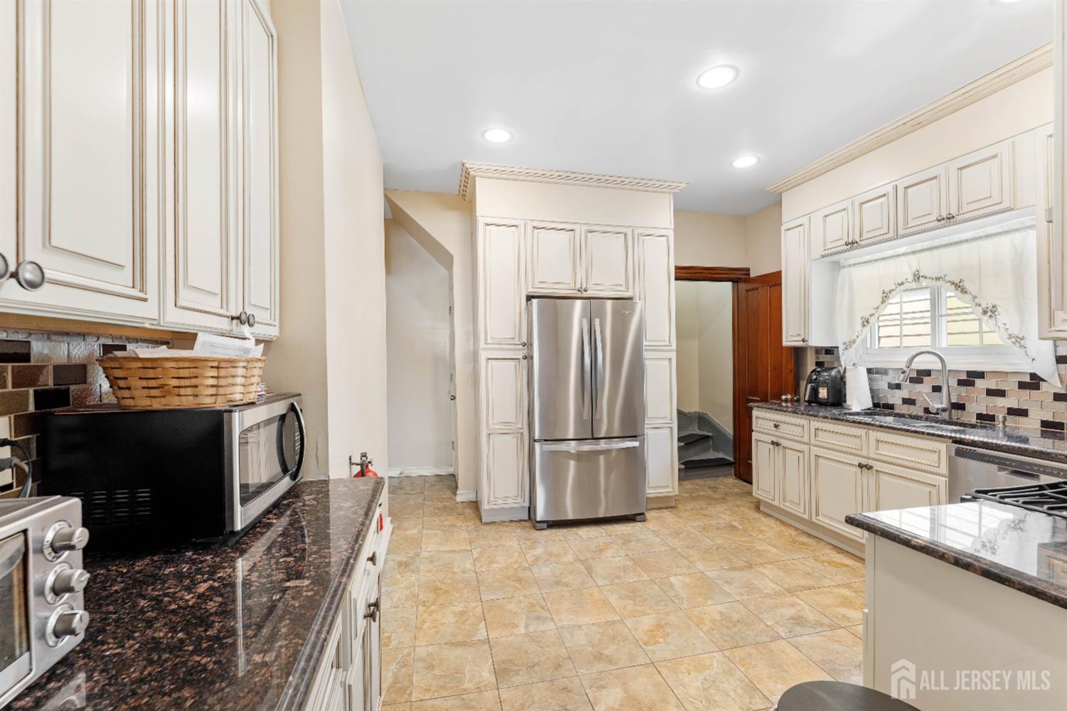 150 W 5th, Roselle, NJ, 07202