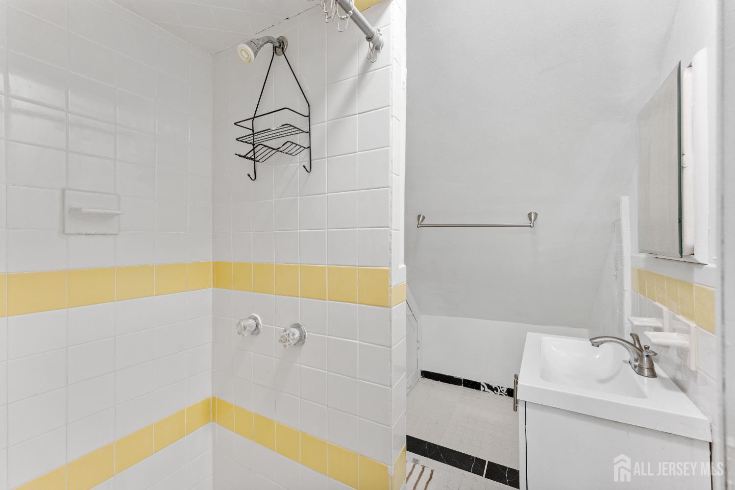 150 W 5th, Roselle, NJ, 07202