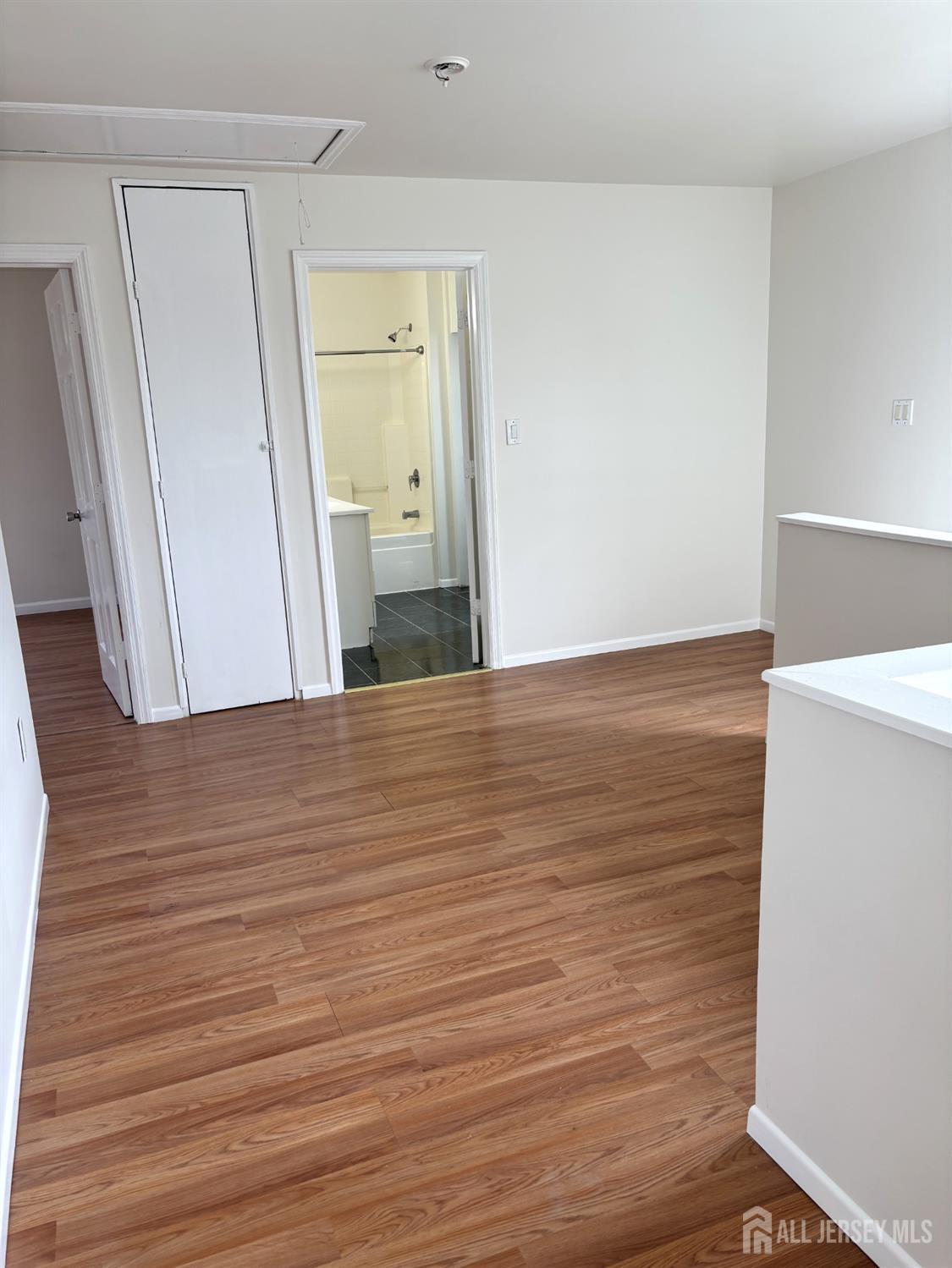 210 2nd, Middlesex, NJ, 08846