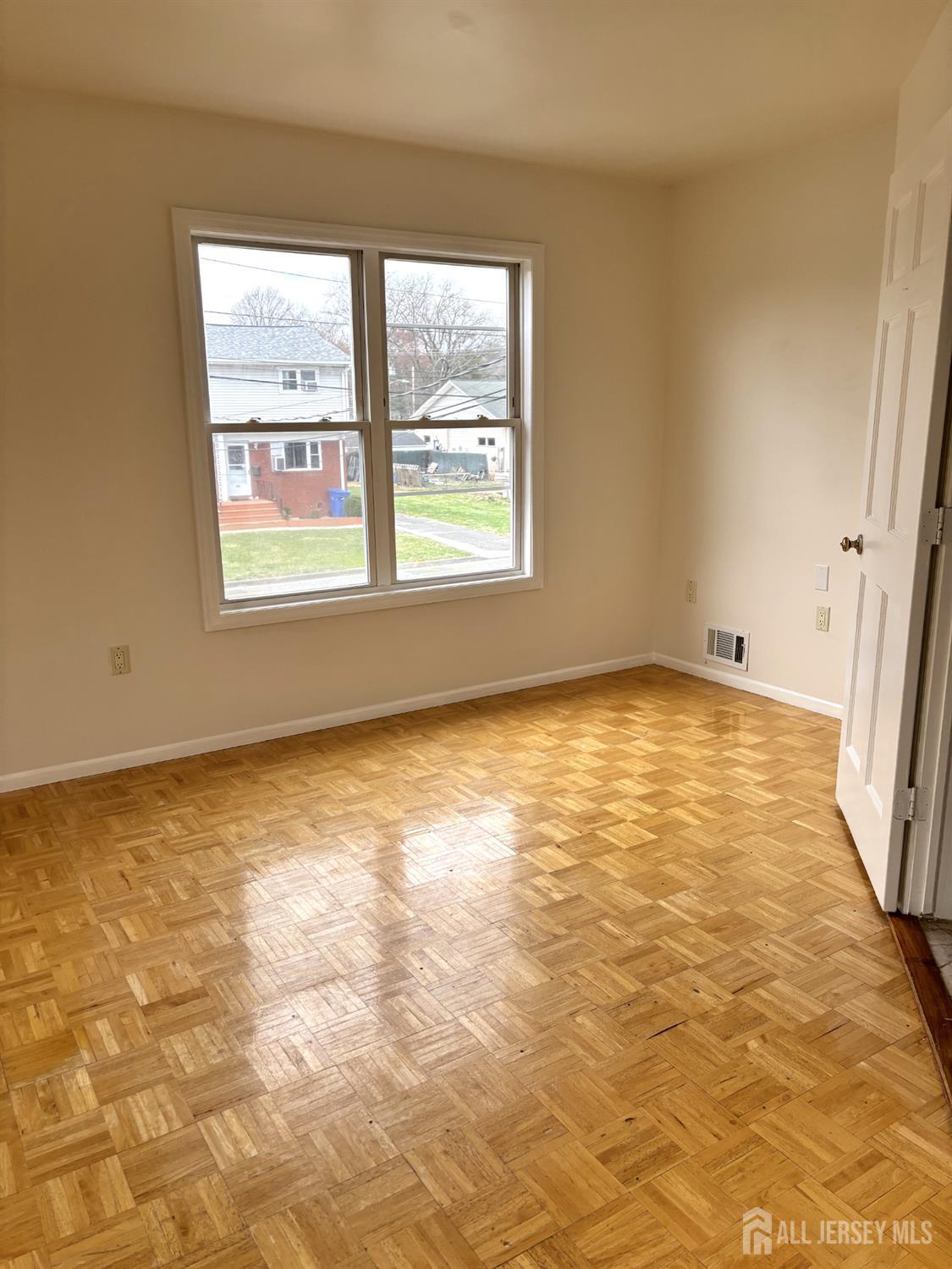 210 2nd, Middlesex, NJ, 08846