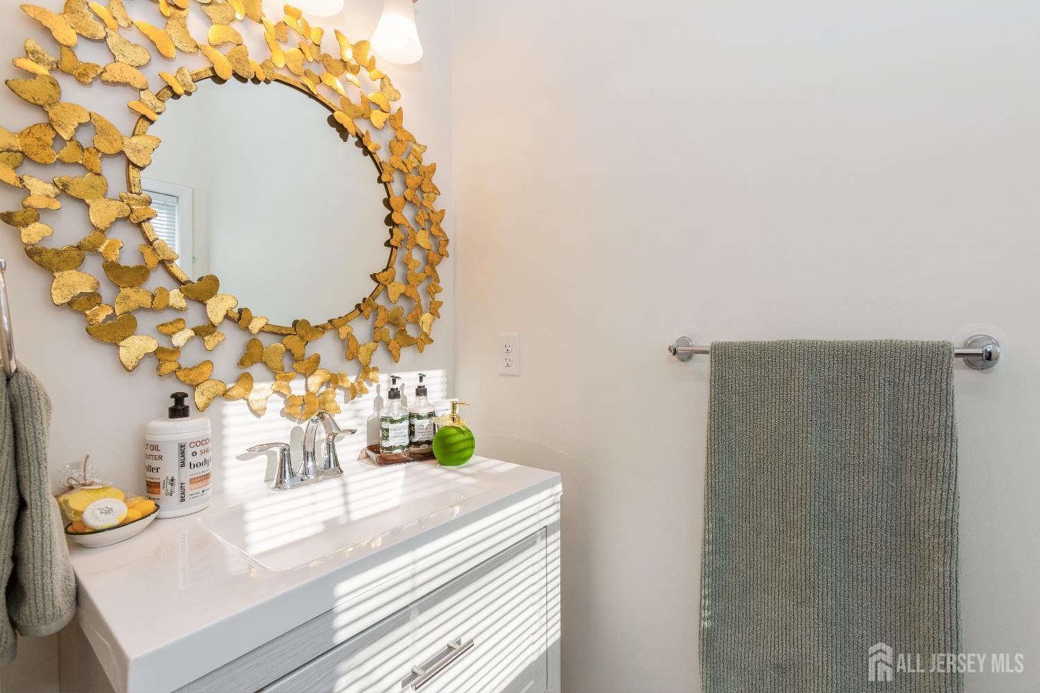 45 MILLER, Highlands, NJ, 07732