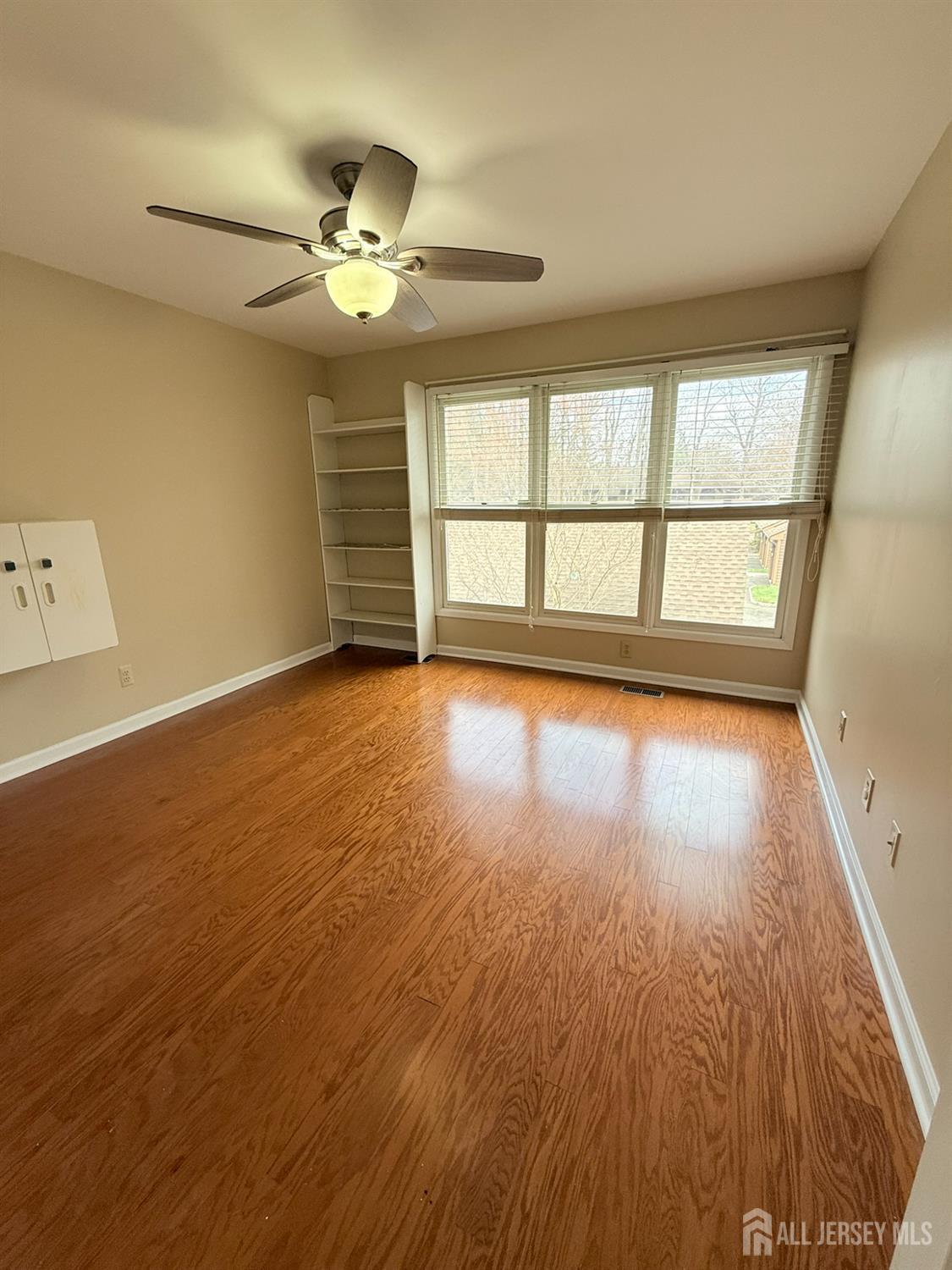 54 Holly, Edison, NJ, 08820