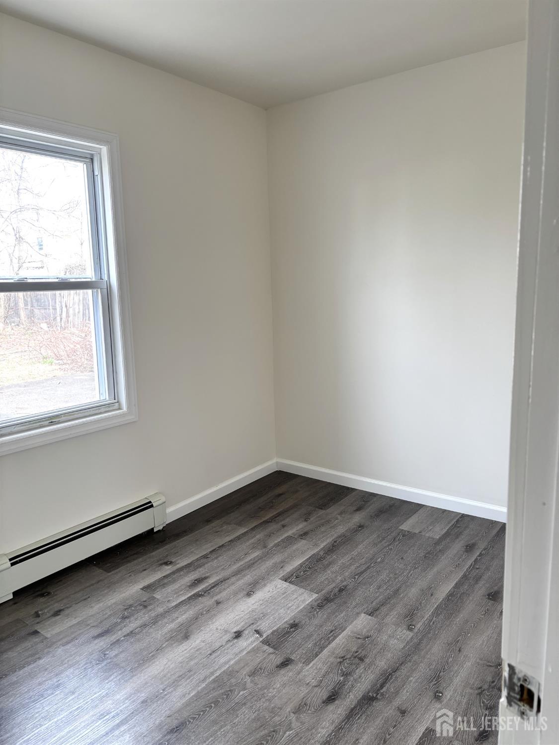 210 2nd, Middlesex, NJ, 08846