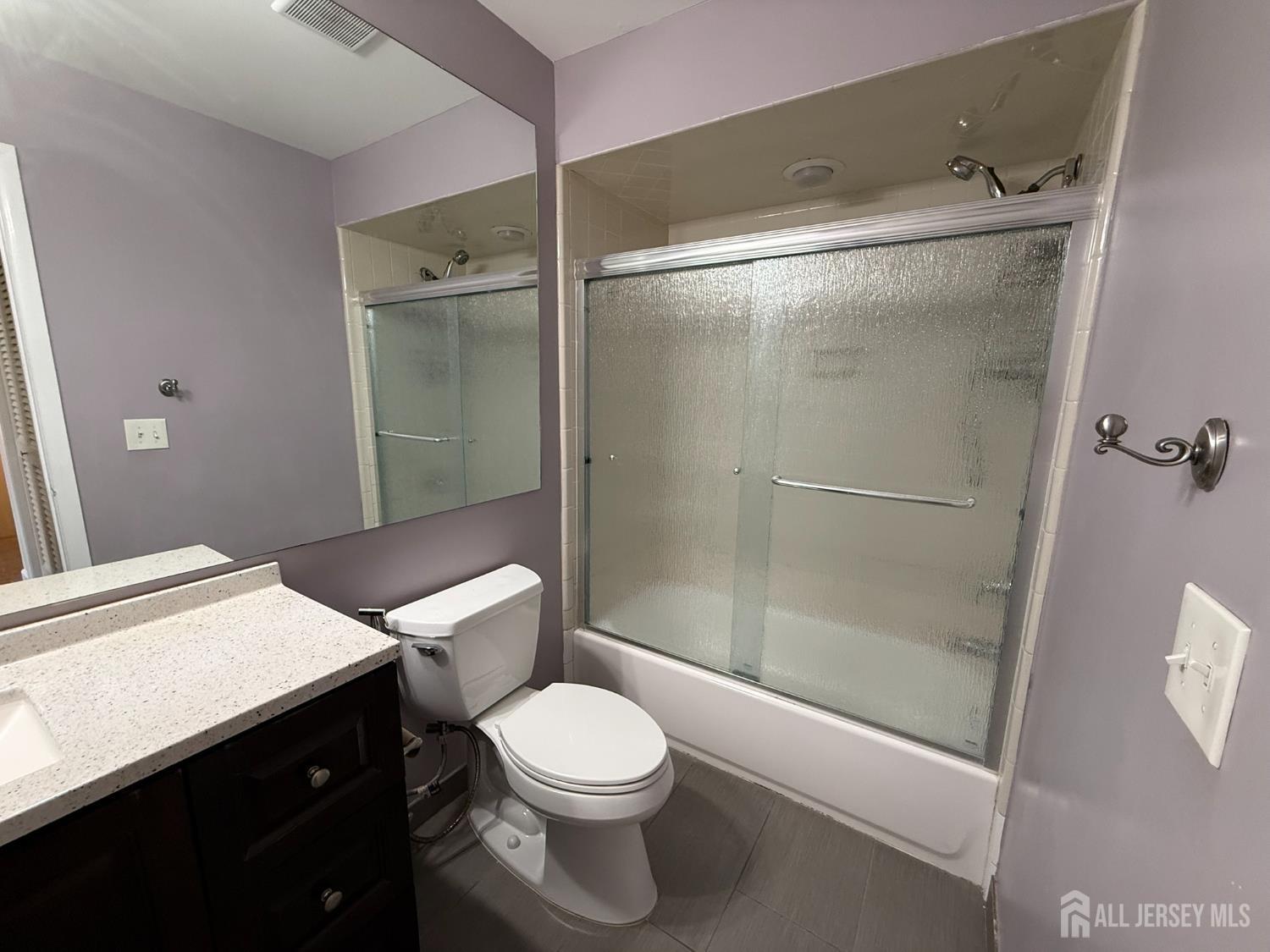 54 Holly, Edison, NJ, 08820