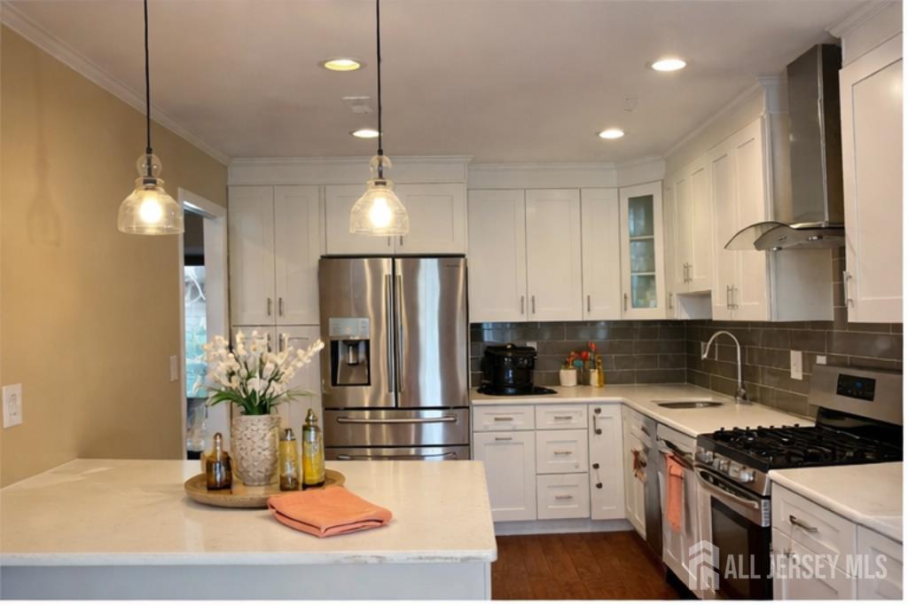 54 Holly, Edison, NJ, 08820