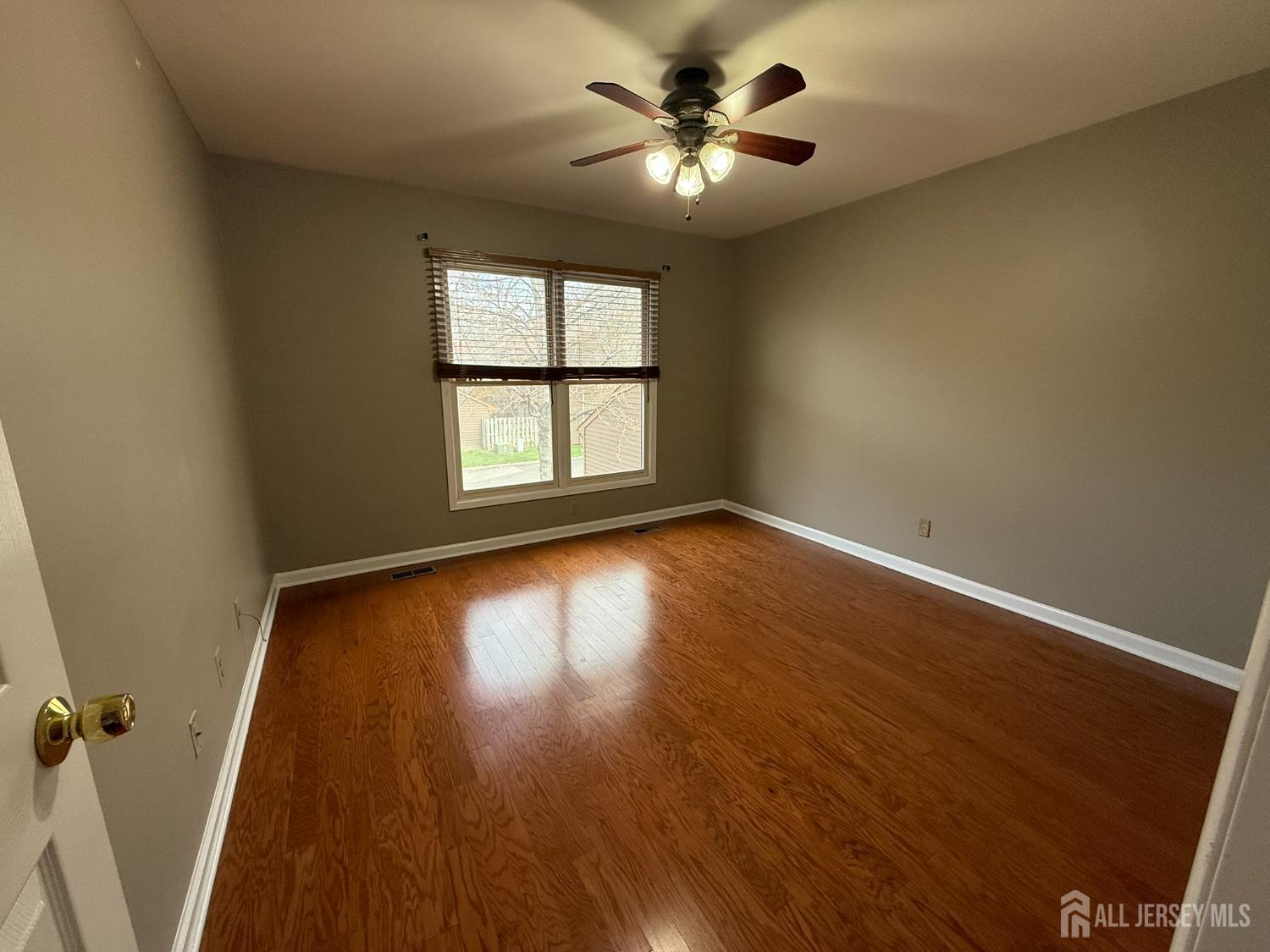 54 Holly, Edison, NJ, 08820